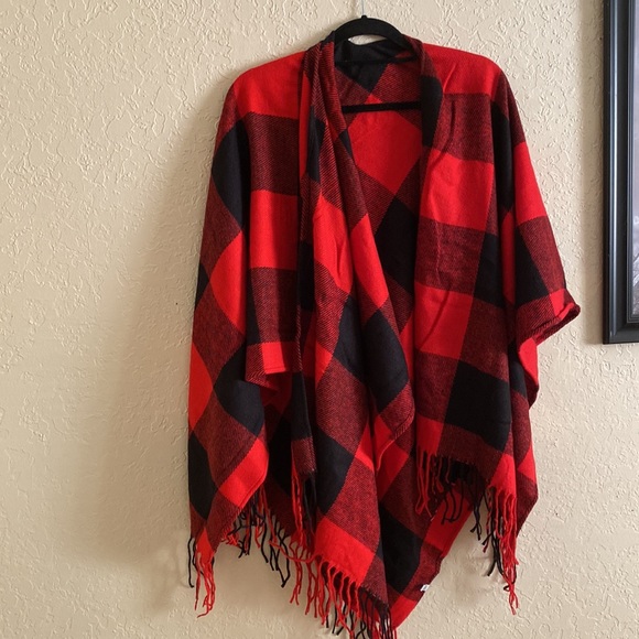 Plaid Poncho One size - Picture 3 of 4
